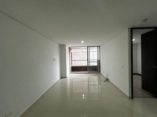 Apartamento de 2 alcobas en venta en Yarumito, Sabaneta, 60 m² · foto 4 de 14