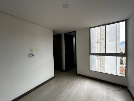 Apartamento de 2 alcobas en venta en Yarumito, Sabaneta, 60 m² · foto 9 de 14