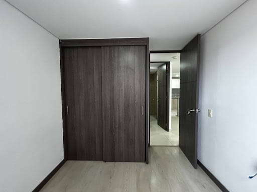 Apartamento de 2 alcobas en venta en Yarumito, Sabaneta, 60 m² · foto 13 de 14