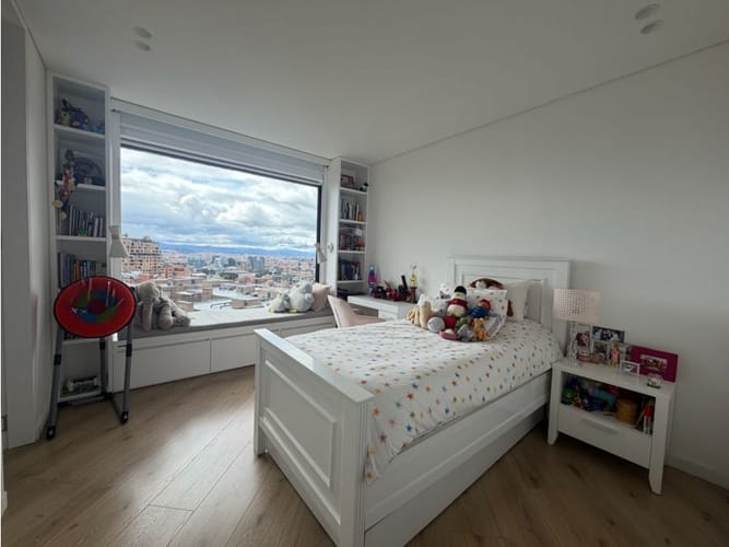 Apartamento de 4 alcobas en venta en El Refugio, Bogotá, 365 m² · foto 13 de 21