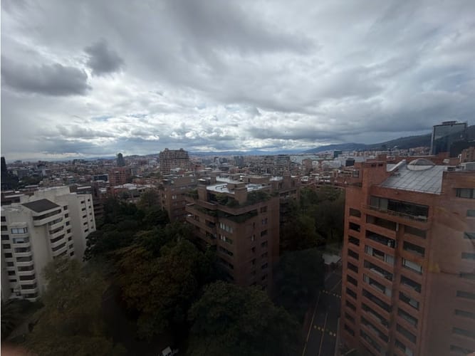 Apartamento de 4 alcobas en venta en El Refugio, Bogotá, 365 m² · foto 21 de 21
