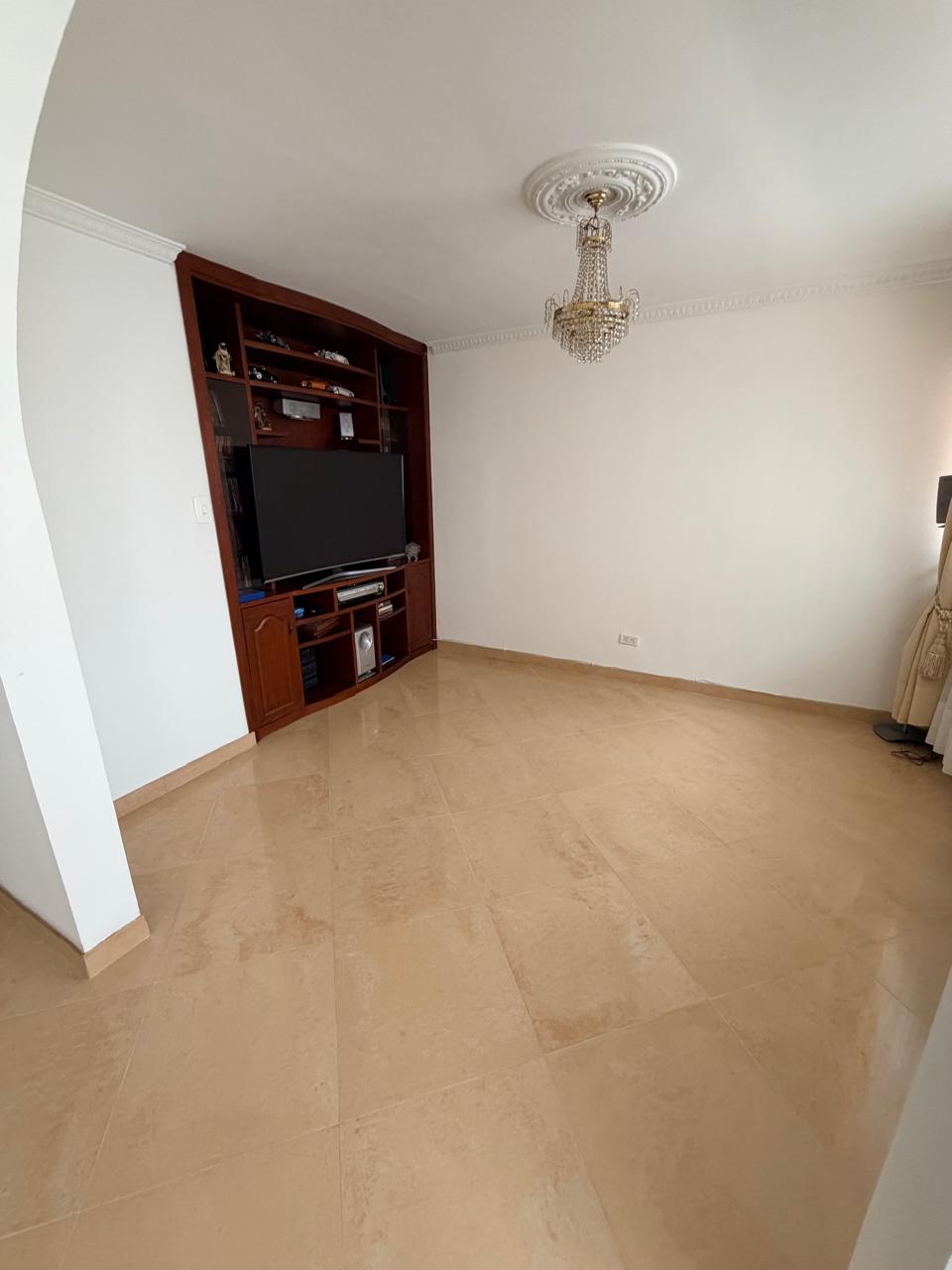 Apartamento en venta en Bosques Del Marques, Bogotá · foto 3 de 17