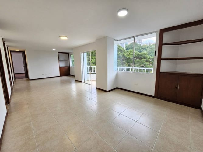 Apartamento de 2 alcobas en venta en Cabecera Del Llano, Bucaramanga, 99 m² · foto 4 de 7