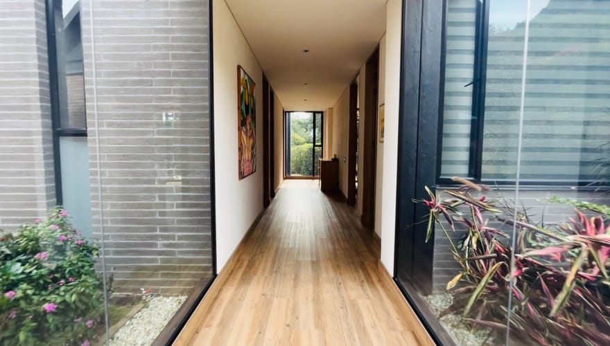 Casa de 5 alcobas en venta en Guamito, La Ceja, 495 m² · foto 12 de 24