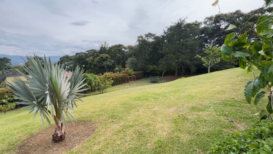 Casa de 5 alcobas en venta en Guamito, La Ceja, 495 m² · foto 10 de 24
