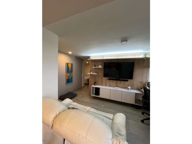 Apartamento de 2 alcobas en venta en Loma De Los Bernal, Medellín, 70 m² · foto 7 de 24