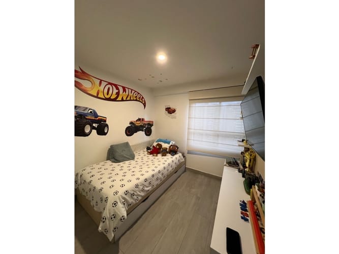 Apartamento de 2 alcobas en venta en Loma De Los Bernal, Medellín, 70 m² · foto 10 de 24
