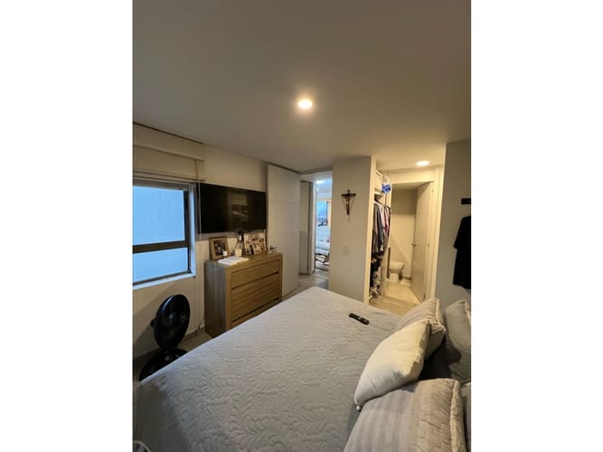 Apartamento de 2 alcobas en venta en Loma De Los Bernal, Medellín, 70 m² · foto 13 de 24