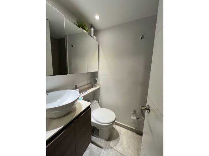 Apartamento de 2 alcobas en venta en Loma De Los Bernal, Medellín, 70 m² · foto 15 de 24