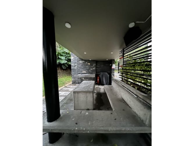 Apartamento de 2 alcobas en venta en Loma De Los Bernal, Medellín, 70 m² · foto 21 de 24
