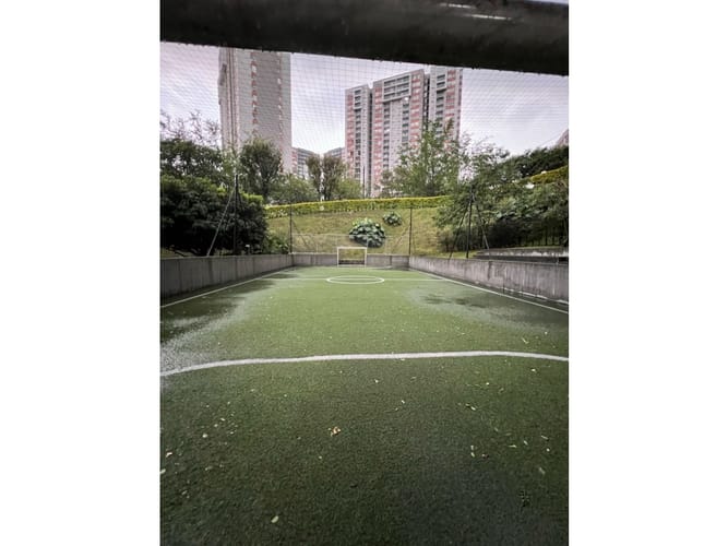 Apartamento de 2 alcobas en venta en Loma De Los Bernal, Medellín, 70 m² · foto 24 de 24