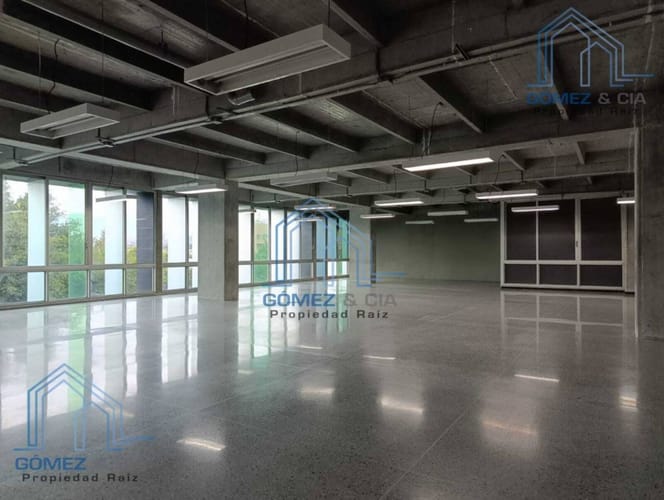 Oficina en arriendo en El Poblado, Medellín, 596 m² · foto 7 de 7