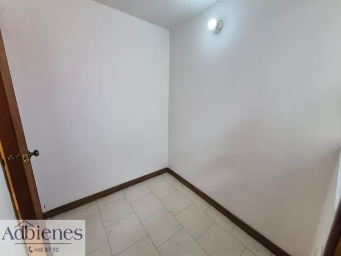 Apartamento de 2 alcobas en arriendo en Laureles, Medellín, 75 m² · foto 5 de 13