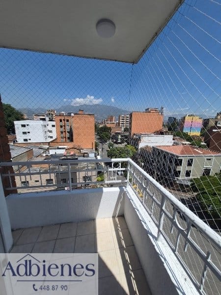 Apartamento de 2 alcobas en arriendo en Laureles, Medellín, 75 m² · foto 12 de 13
