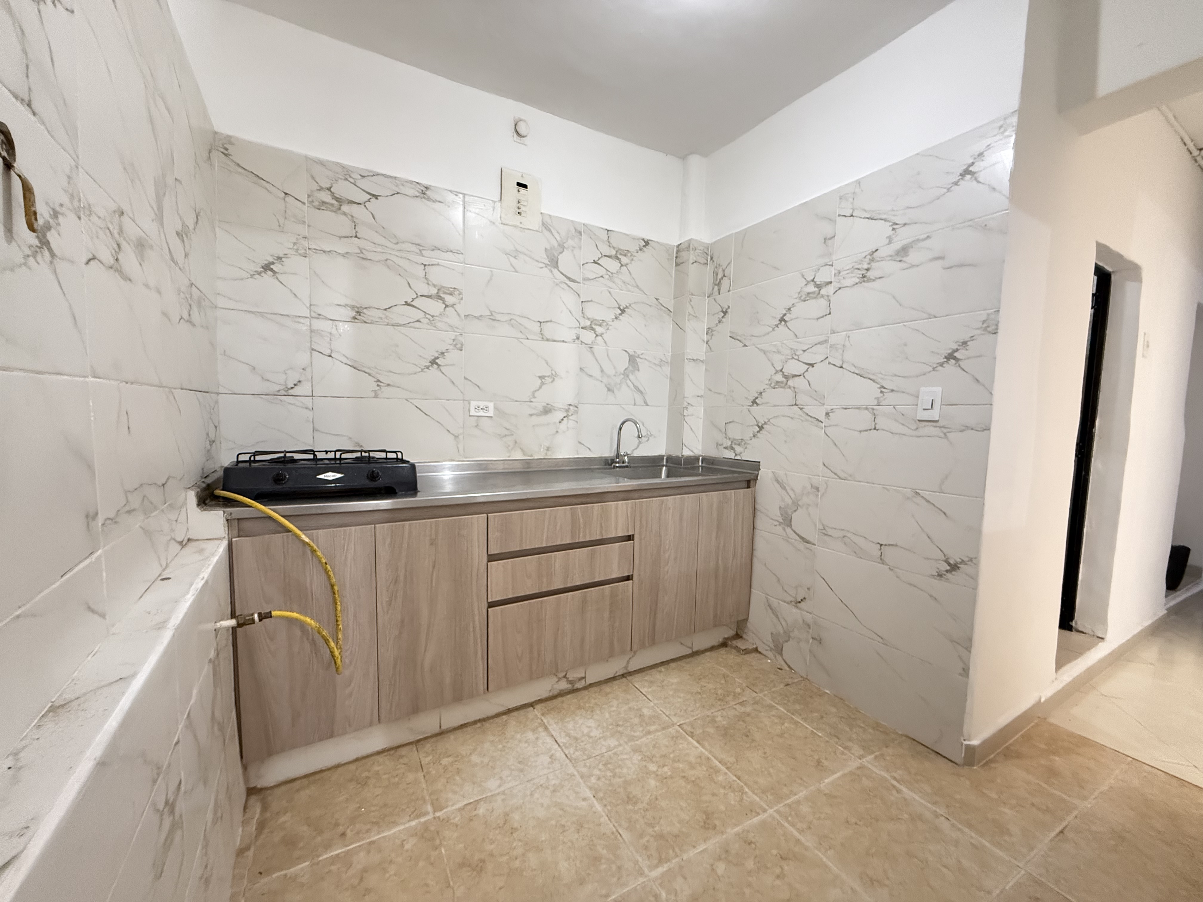 Apartamento en venta en Manrique Central, Medellín · foto 3 de 14
