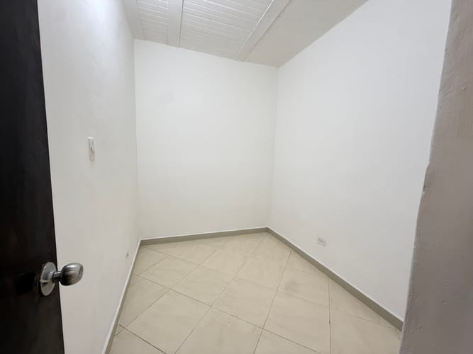 Apartamento en venta en Manrique Central, Medellín · foto 8 de 14