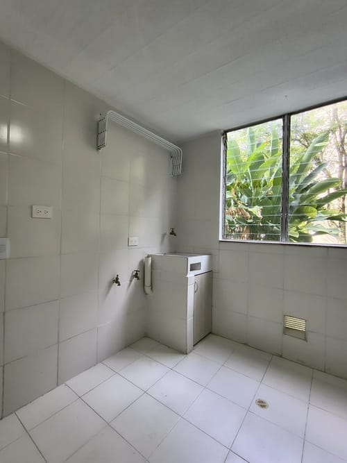 Apartamento de 3 alcobas en arriendo en Loma Del Indio, Medellín, 75 m² · foto 8 de 10