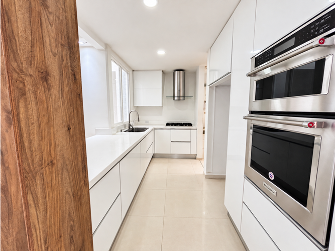 Casa de 5 alcobas en venta en El Castillo, Jamundí, 317 m² · foto 5 de 24