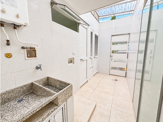 Casa de 5 alcobas en venta en El Castillo, Jamundí, 317 m² · foto 7 de 24