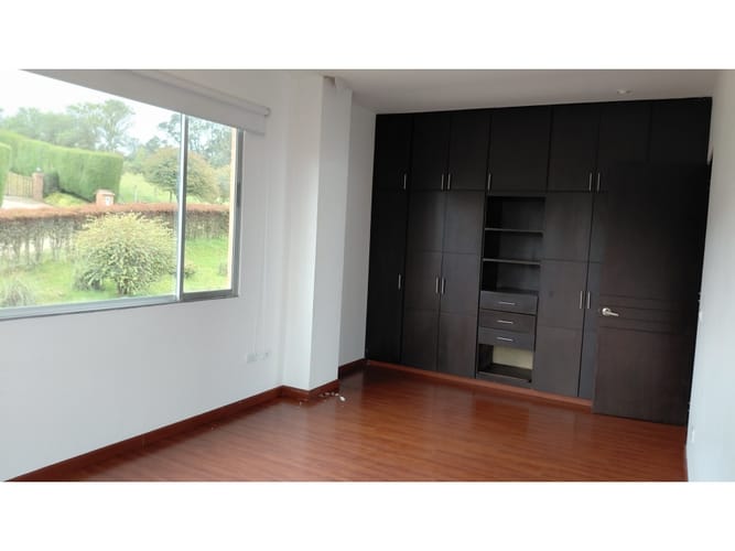 Casa de 4 alcobas en venta en Yerbabuena, Sopó, 442 m² · foto 9 de 20