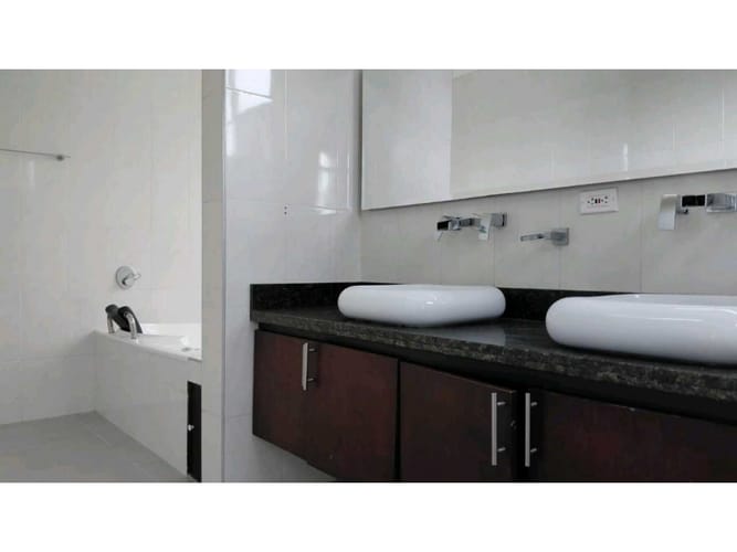 Casa de 4 alcobas en venta en Yerbabuena, Sopó, 442 m² · foto 18 de 20