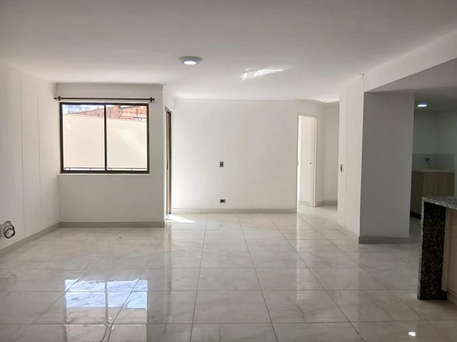 Apartamento de 4 alcobas en arriendo en Florida Nueva, Medellín, 120 m² · foto 3 de 10