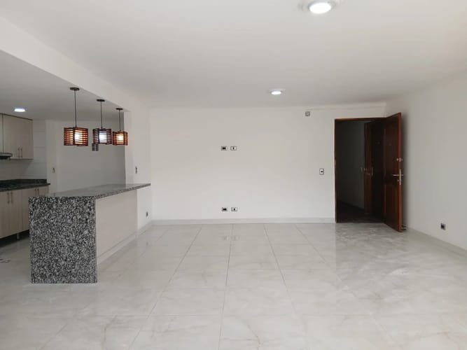 Apartamento de 4 alcobas en arriendo en Florida Nueva, Medellín, 120 m² · foto 4 de 10