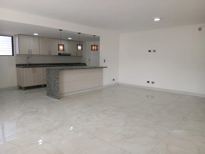 Apartamento de 4 alcobas en arriendo en Florida Nueva, Medellín, 120 m² · foto 5 de 10
