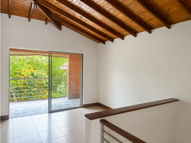 Casa de 3 alcobas en venta en Loma El Atravesado, Envigado, 240 m² · foto 9 de 24