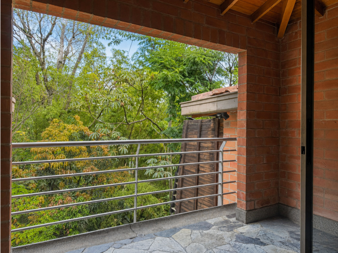 Casa de 3 alcobas en venta en Loma El Atravesado, Envigado, 240 m² · foto 12 de 24