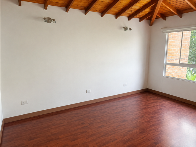 Casa de 3 alcobas en venta en Loma El Atravesado, Envigado, 240 m² · foto 17 de 24
