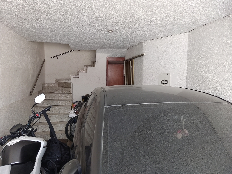 Casa en venta en Centro Fontibon, Bogotá · foto 2 de 24