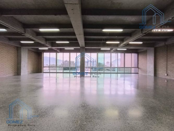 Oficina en arriendo en El Poblado, Medellín, 350 m² · foto 5 de 8