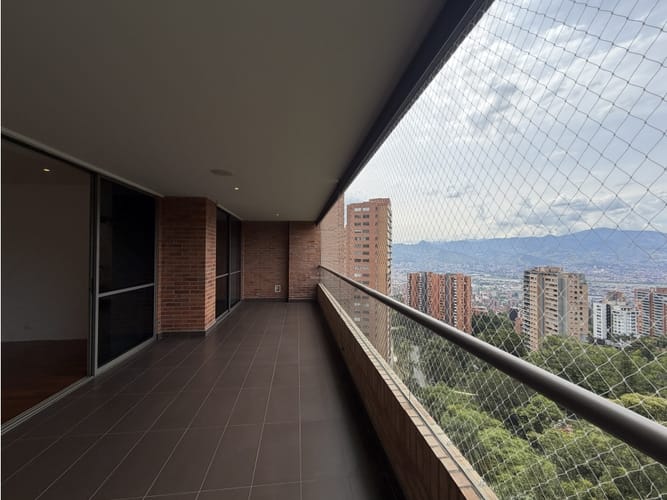 Apartamento de 3 alcobas en venta en La Calera, Medellín, 260 m² · foto 3 de 24