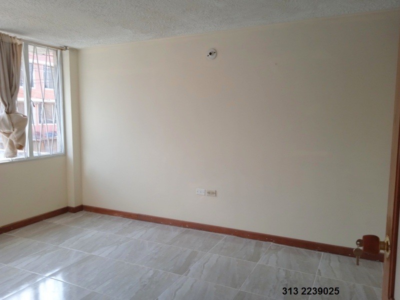 Casa en venta en Engativá, Bogotá · foto 2 de 14