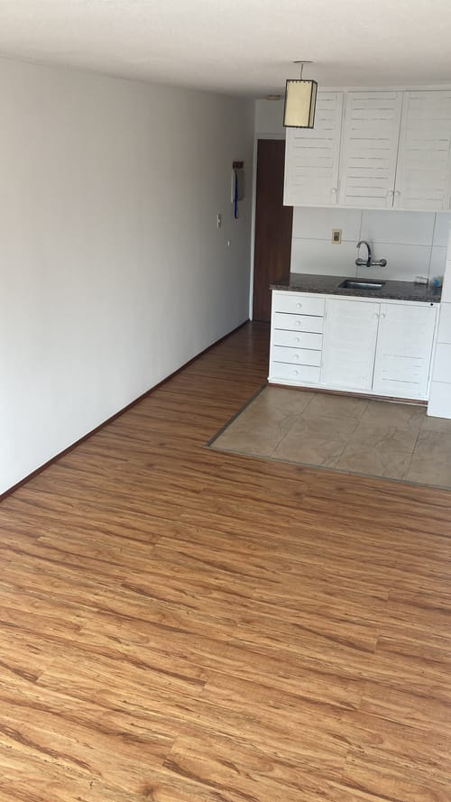 Alquiler De Apartamento Monoambiente En Pocitos, Al Frente, Piso Alto, Luminoso, Porteria. · Photo 6