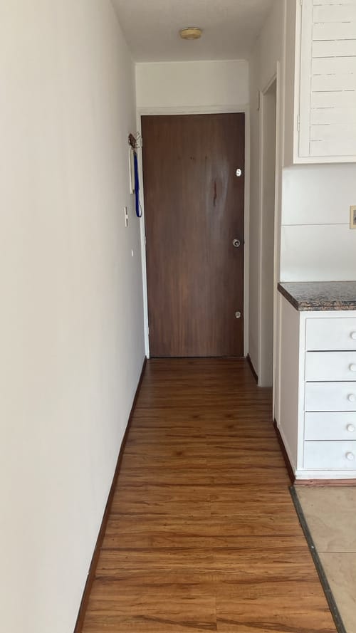 Alquiler De Apartamento Monoambiente En Pocitos, Al Frente, Piso Alto, Luminoso, Porteria. · Photo 8