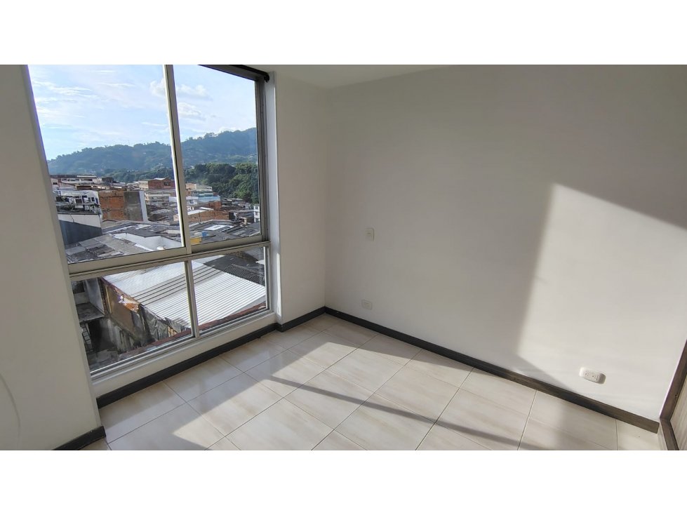 Apartamento en venta en Sector Plaza De Bolivar, Pereira · foto 3 de 13