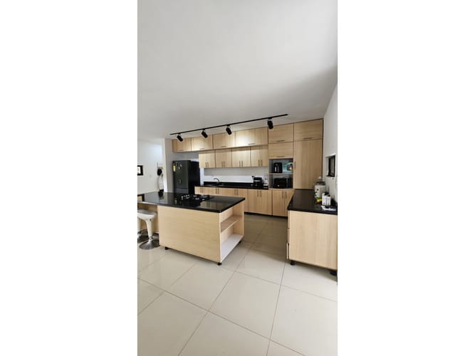 Casa de 4 alcobas en venta en Cerritos, Pereira, 500 m² · foto 3 de 24