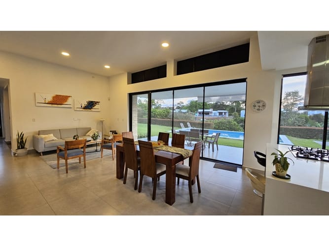 Casa de 3 alcobas en venta en Cerritos, Pereira, 260 m² · foto 3 de 13