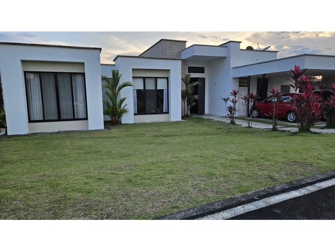Casa de 3 alcobas en venta en Cerritos, Pereira, 260 m² · foto 13 de 13