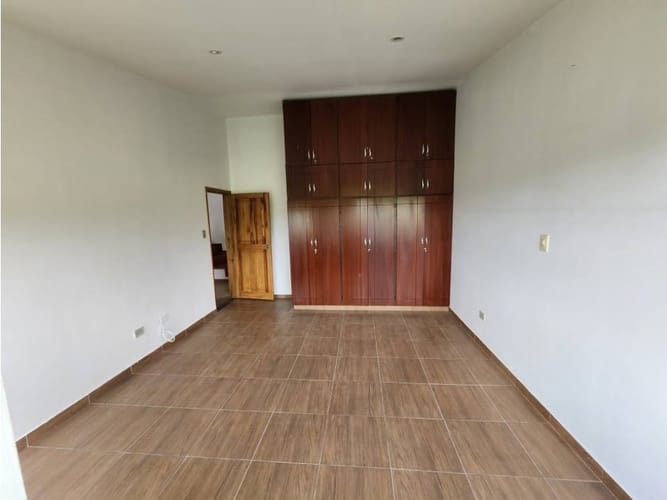 Casa de 4 alcobas en venta en Condina, Pereira, 450 m² · foto 5 de 21