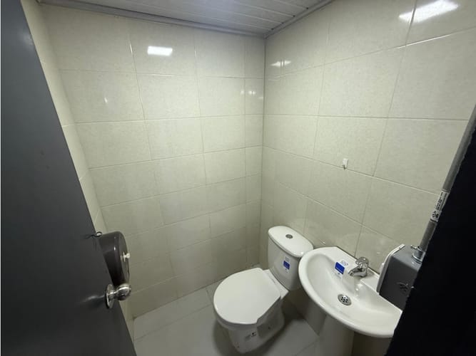 Bodega en venta en Sector Plaza De Bolivar, Pereira, 145 m² · foto 9 de 18