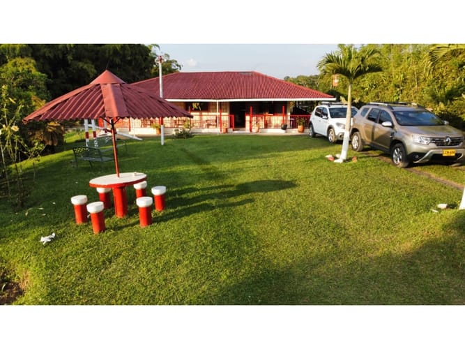 Finca en venta en Arabia, Pereira, 4000 m² · foto 3 de 12