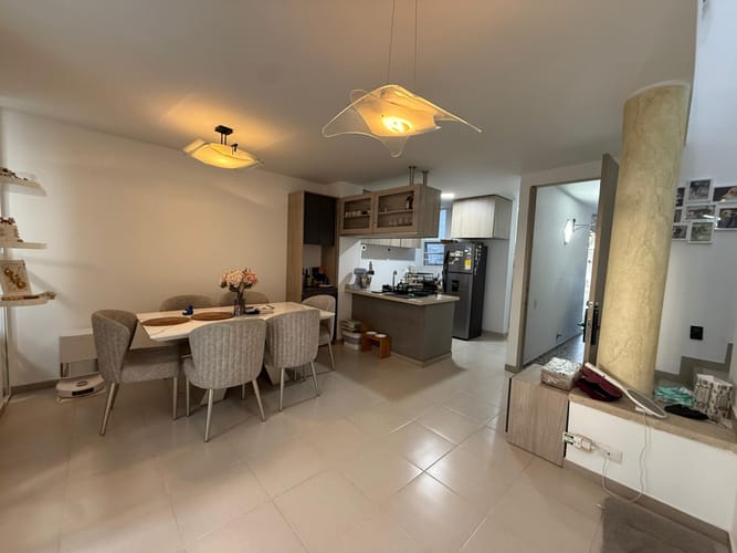 Casa de 3 alcobas en venta en El Castillo, Cali, 110 m² · foto 3 de 24