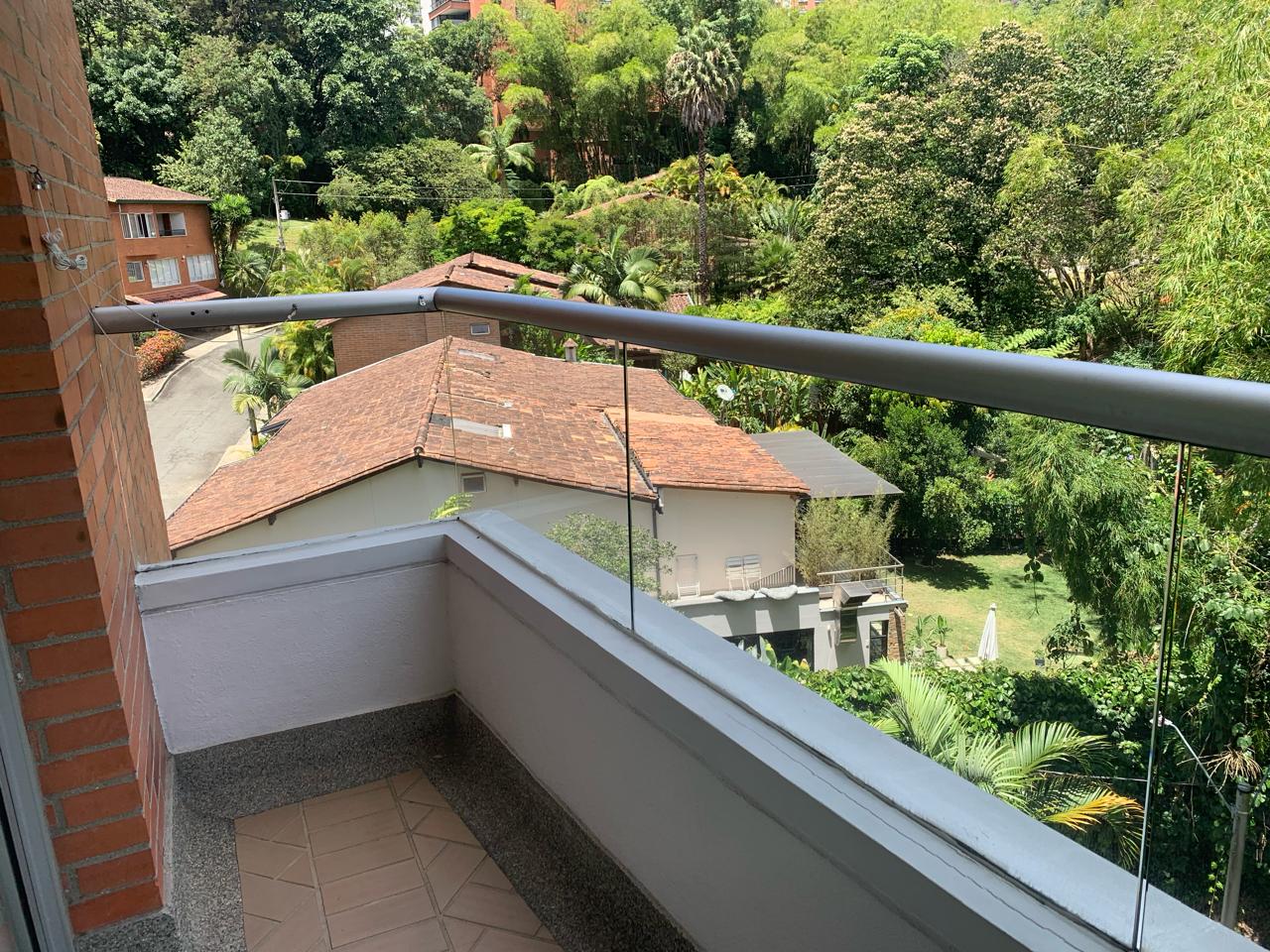 Apartamento en venta en El Poblado, Medellín · foto 4 de 19