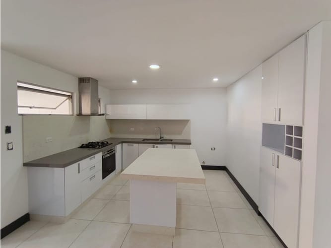 Casa de 4 alcobas en venta en Serrezuela, Pereira, 180 m² · foto 3 de 18