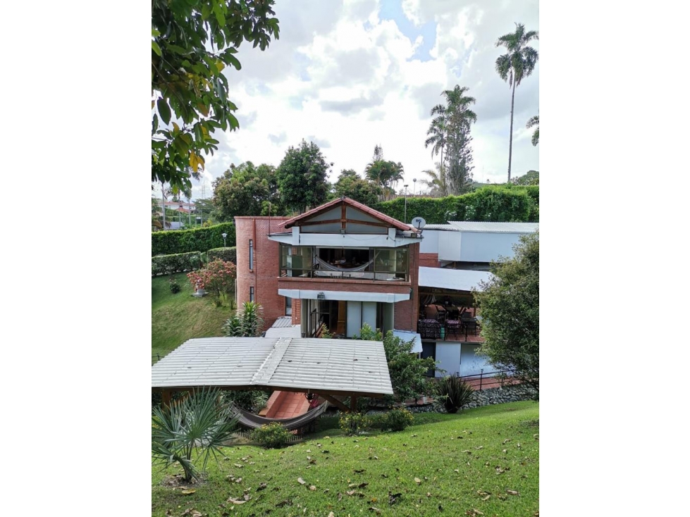 Casa en venta en Sector Lago Uribe, Pereira · foto 3 de 24