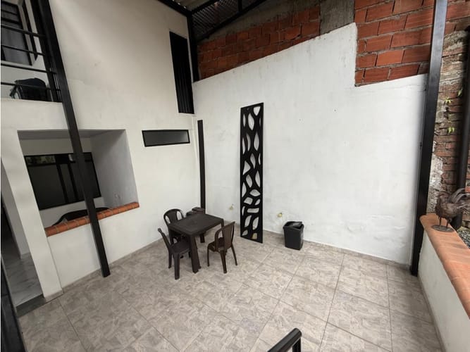 Casa de 13 alcobas en arriendo en Sector Lago Uribe, Pereira, 250 m² · foto 3 de 24