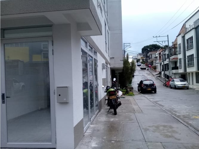 Edificio en venta en El Poblado Ii Etapa, Pereira, 226 m² · foto 2 de 13